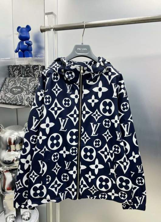 Picture of Louis Vuitton Jackets _SKULVM-3XLxetr7431863